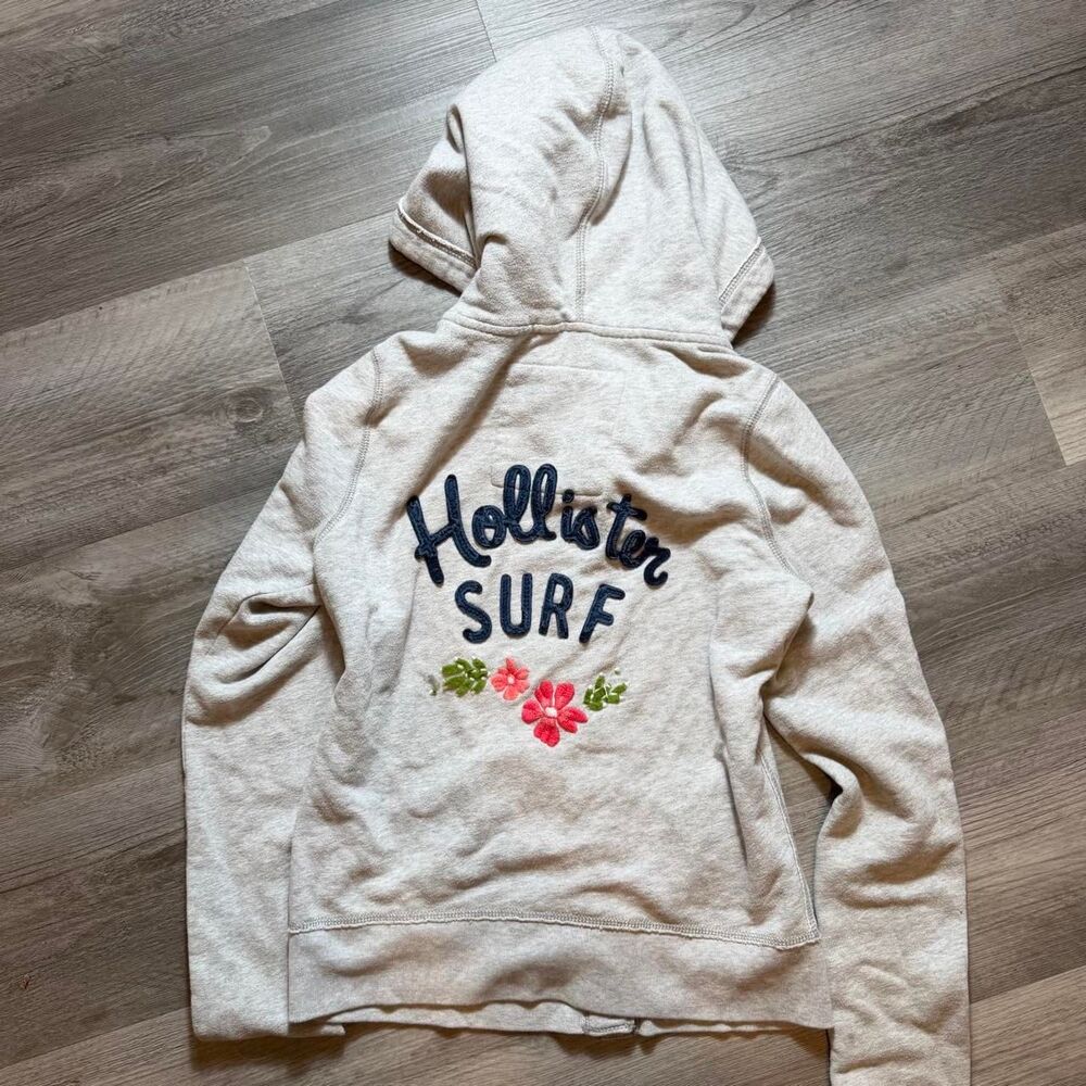 Hollister-co Women's Grey and Cream Hoodie